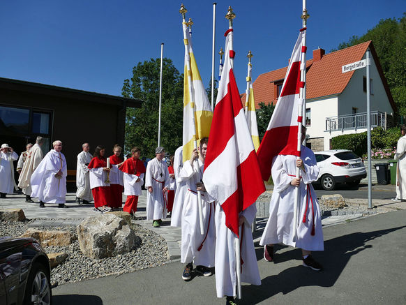 Festgottesdienst zum 1.000 Todestag des Heiligen Heimerads auf dem Hasunger Berg (Foto: Karl-Franz Thiede) Festgottesdienst zum 1.000 Todestag des Heiligen Heimerads auf dem Hasunger Berg (Foto: Karl-Franz Thiede)